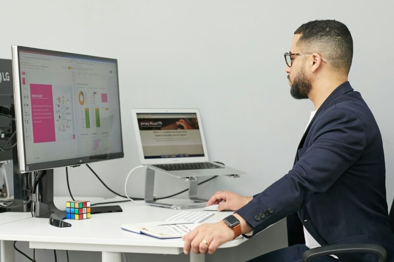 Influencer Marketing Tactics for SaaS